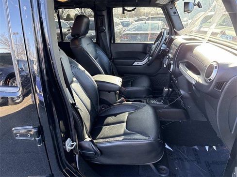 Used 2013 Jeep Wrangler Unlimited Rubicon w/ Dual Top Group image 9