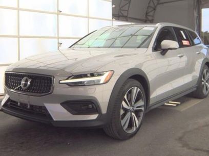 Used 2025 Volvo V60 B5 Cross Country Plus