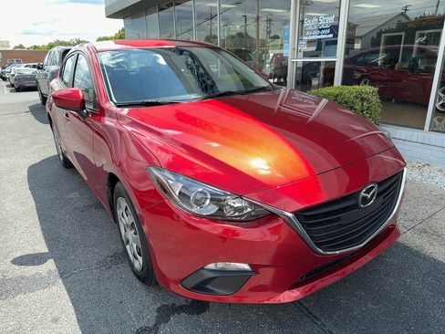 Used 2016 MAZDA MAZDA3 i Sport FWD image 2