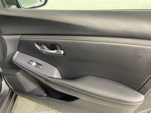 Used 2024 Nissan Sentra SV FWD image 23