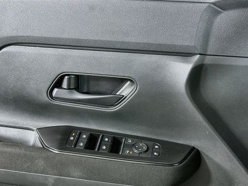 Used 2025 Nissan Kicks S FWD image 15