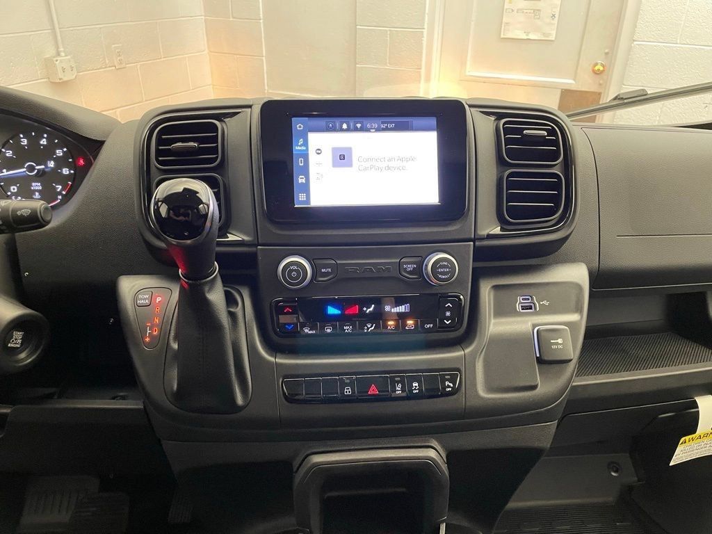 New 2026 RAM ProMaster 1500 w/ Crew Van Package FWD image 11