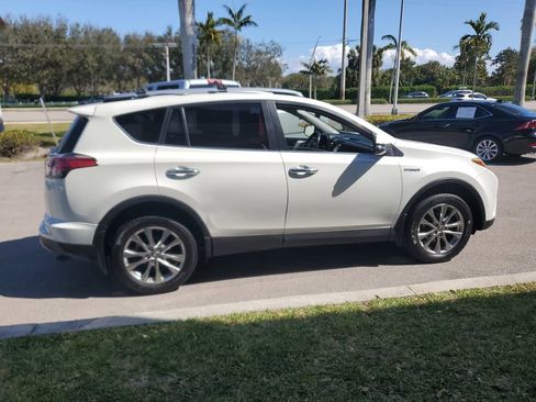 Used 2018 Toyota RAV4 Limited image 6