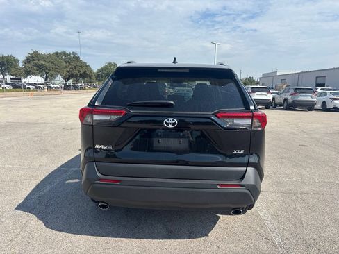 Used 2025 Toyota RAV4 XLE FWD image 5