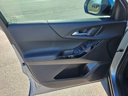 New 2026 Chevrolet Equinox LT FWD image 10