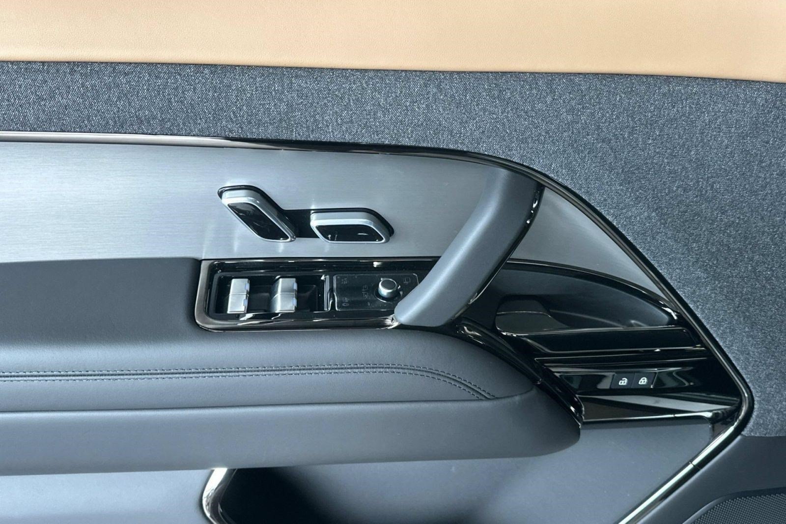 New 2026 Land Rover Range Rover Sport Dynamic SE AWD/4WD image 14