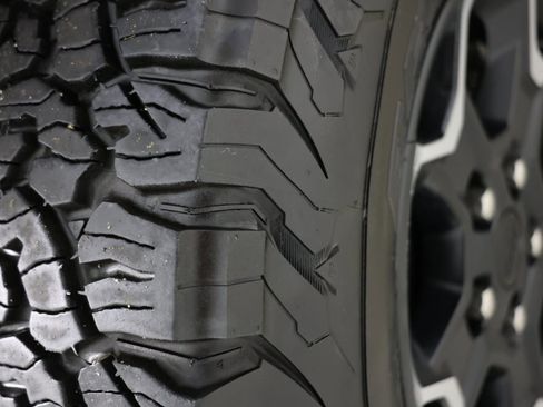 Used 2022 Jeep Wrangler Unlimited Rubicon 4xe w/ Safety Group image 13