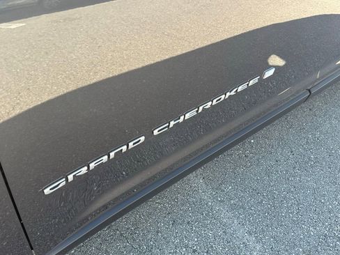 New 2025 Jeep Grand Cherokee L Laredo image 28