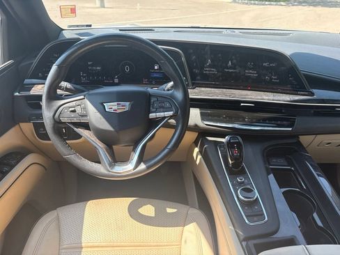 Used 2021 Cadillac Escalade ESV Premium Luxury w/ Driver Assist Tech Package AWD/4WD image 11