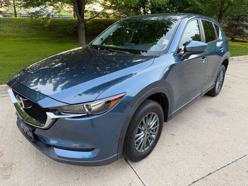 Used 2017 MAZDA CX-5 Touring w/ Preferred Equipment Package AWD/4WD image 3