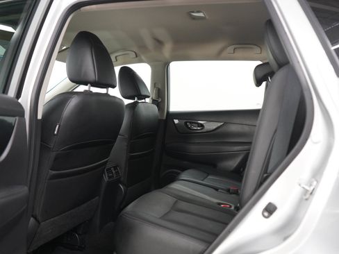 Used 2016 Nissan Rogue SL AWD/4WD image 18