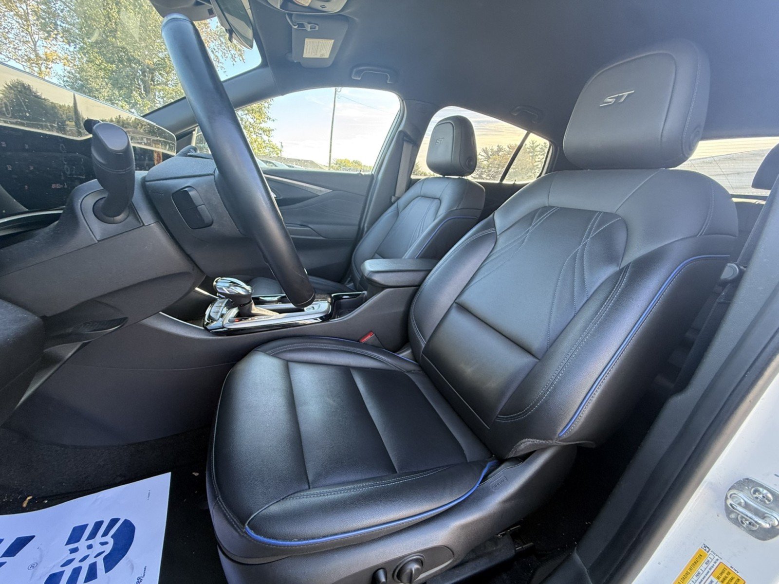 Used 2024 Buick Envista Sport Touring w/ Convenience I Package FWD image 9