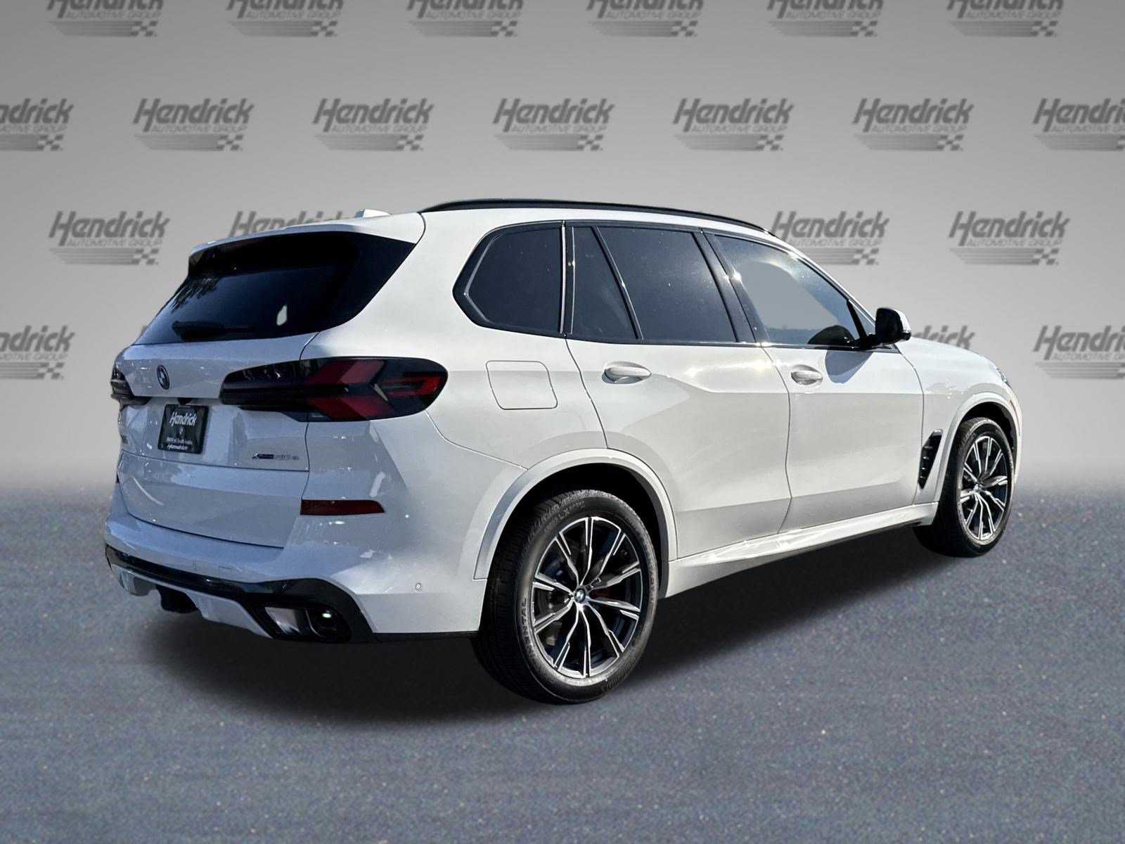 Used 2026 BMW X5 xDrive50e w/ Executive Package AWD/4WD image 9