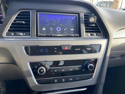 Used 2015 Hyundai Sonata SE FWD image 12