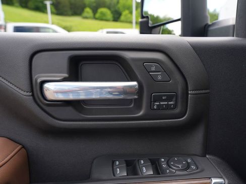 Used 2023 Chevrolet Silverado 3500 High Country w/ Z71 Off-Road Package AWD/4WD image 17