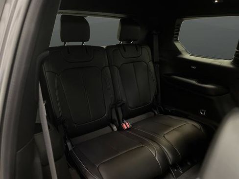 New 2025 Jeep Grand Cherokee L Limited w/ Luxury Tech Group II image 33