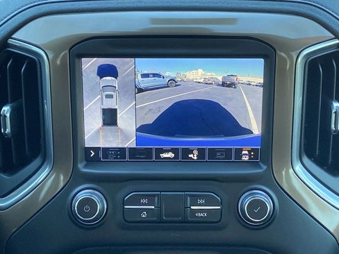 Used 2021 Chevrolet Silverado 1500 High Country w/ Technology Package image 19