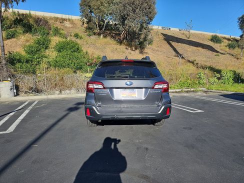 Used 2019 Subaru Outback 2.5i Limited image 6