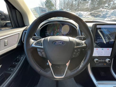 Used 2024 Ford Edge SEL w/ Convenience Package image 11