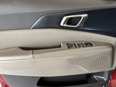 Used 2026 Kia Carnival FWD image 18