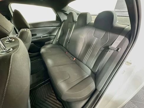 Used 2025 Hyundai Elantra SEL FWD image 28