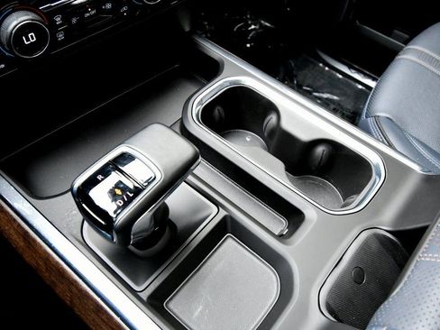 Used 2023 Chevrolet Silverado 1500 High Country w/ High Country Premium Package AWD/4WD image 30