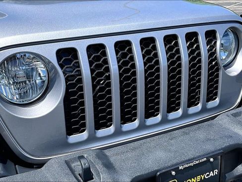 Used 2020 Jeep Gladiator Sport w/ Quick Order Package 24S AWD/4WD image 34