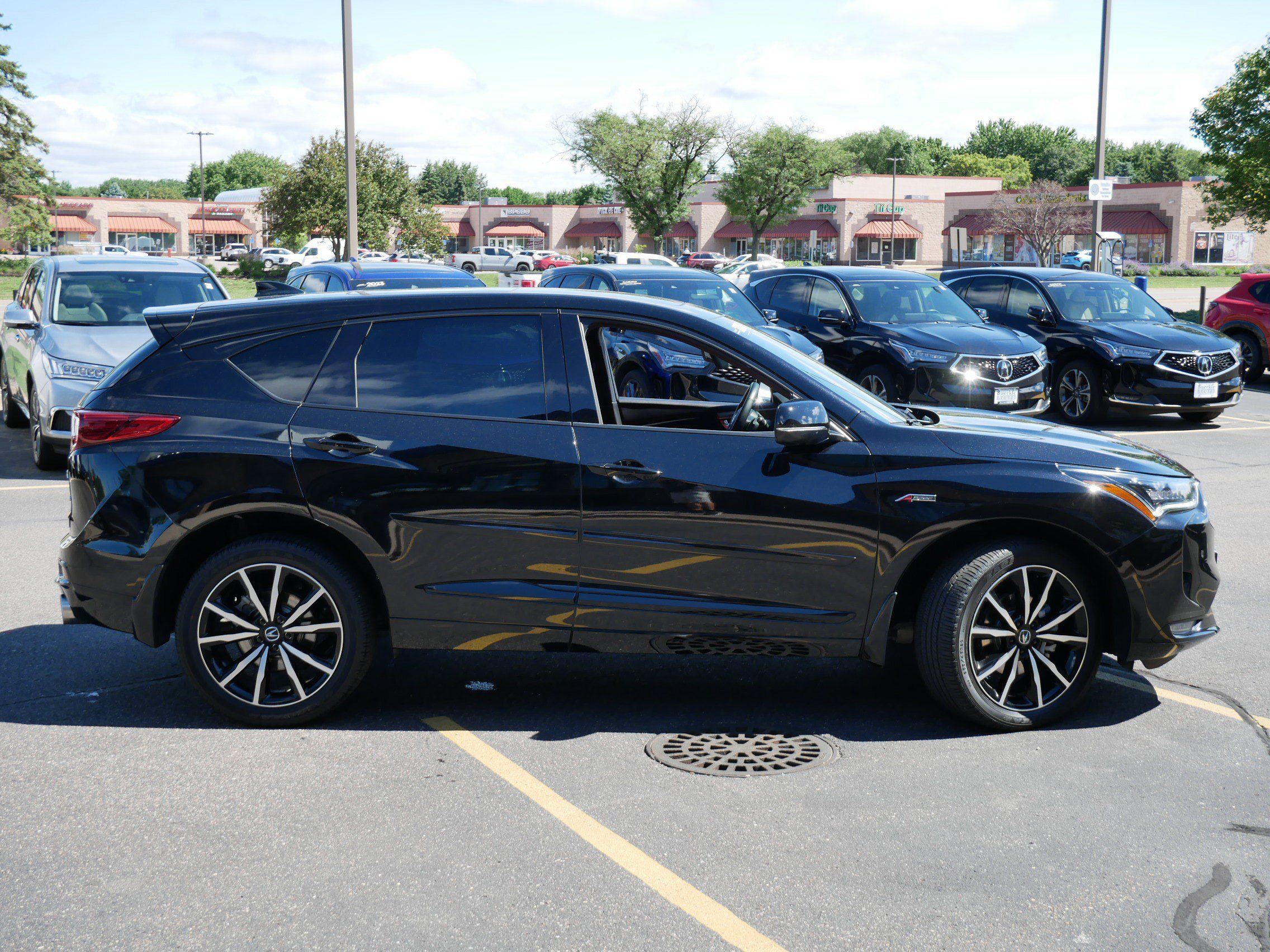 Certified 2025 Acura RDX w/ Advance Package AWD/4WD image 2