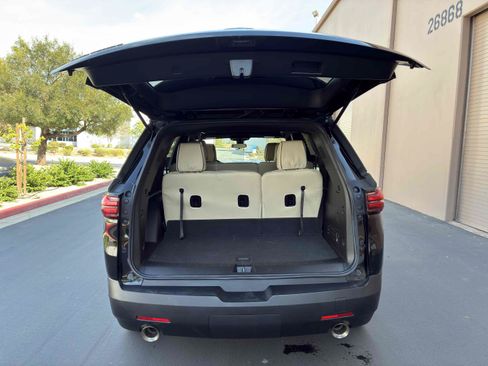 Used 2022 Chevrolet Traverse LS FWD image 61