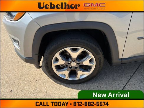 Used 2021 Jeep Compass Limited w/ Sun and Sound Group AWD/4WD image 14