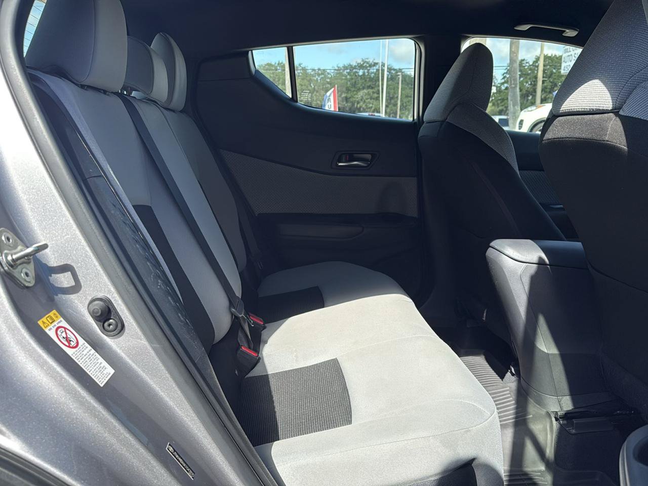 Used 2019 Toyota C-HR XLE FWD image 15