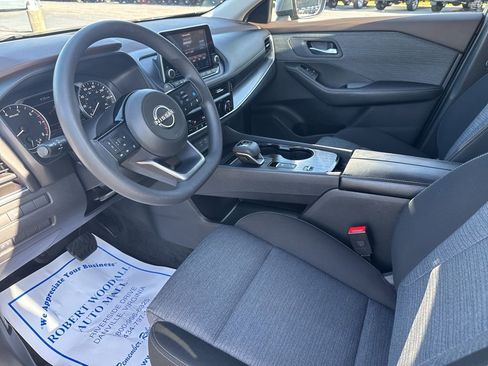Used 2023 Nissan Rogue SV image 13