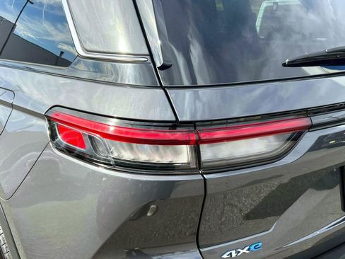 Used 2022 Jeep Grand Cherokee Limited 4xe image 6