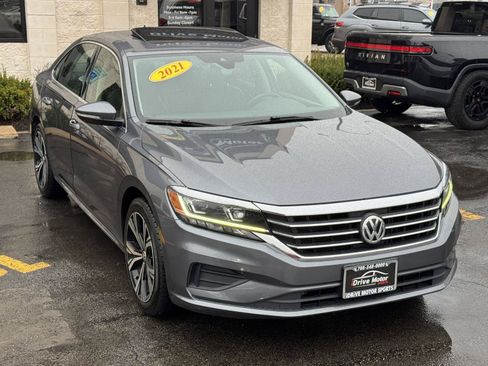 Used 2021 Volkswagen Passat 2.0T SE FWD image 13
