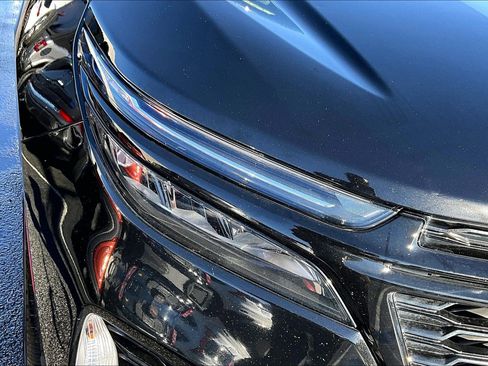 Used 2024 Chevrolet Equinox RS image 32