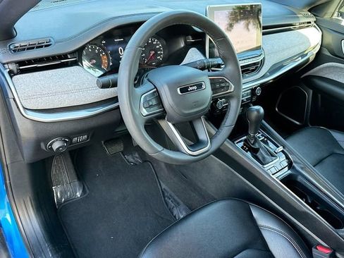 Used 2024 Jeep Compass Latitude image 9