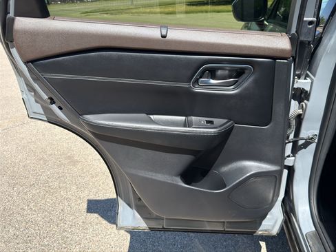 Used 2023 Nissan Rogue Platinum w/ Platinum Premium Package AWD/4WD image 19