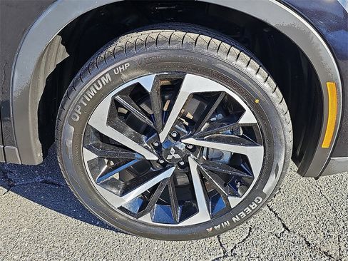 Used 2024 Mitsubishi Outlander SE image 8