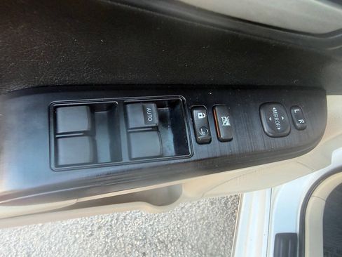 Used 2013 Toyota Camry LE FWD image 25