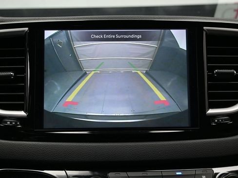 Used 2023 Chrysler Pacifica Touring-L FWD image 41