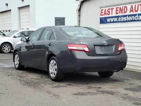 Used 2010 Toyota Camry LE FWD image 3