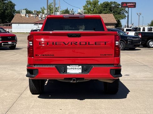 Used 2024 Chevrolet Silverado 1500 Custom w/ Turbomax Blackout Package AWD/4WD image 4