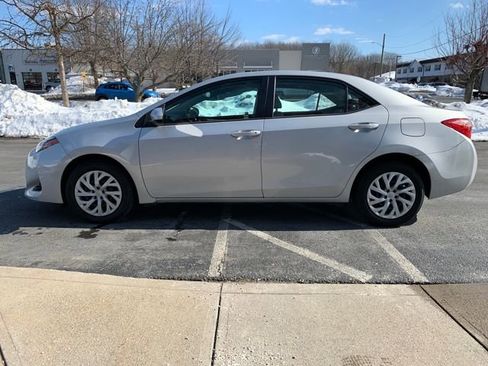 Used 2017 Toyota Corolla LE image 6