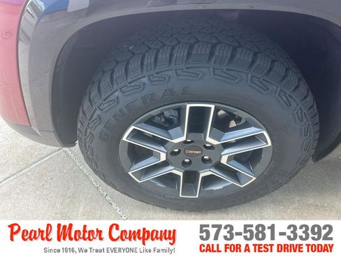 Used 2026 GMC Terrain AT4 AWD/4WD image 8