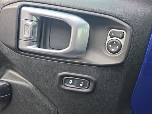 Used 2020 Jeep Wrangler Unlimited Sport S image 17