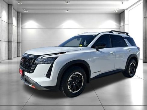 New 2026 Nissan Pathfinder Rock Creek w/ Rock Creek Premium Package AWD/4WD image 4