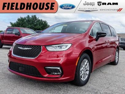 New 2026 Chrysler Pacifica Select