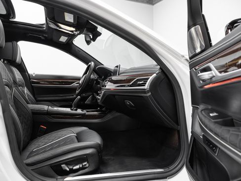 Used 2020 BMW 750i xDrive image 20