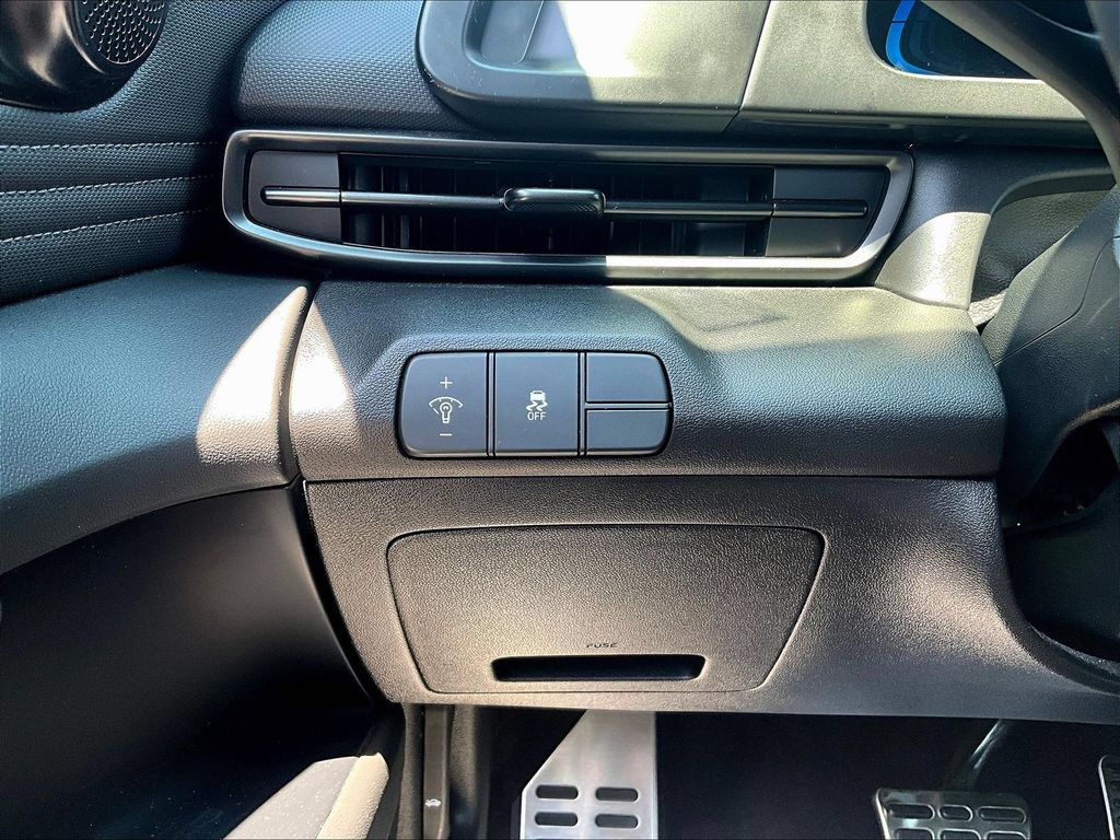 Certified 2026 Hyundai Elantra Sport FWD image 16