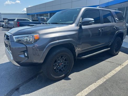 Used 2023 Toyota 4Runner TRD Off-Road Premium w/ Off Road Premium Plus Package AWD/4WD image 3